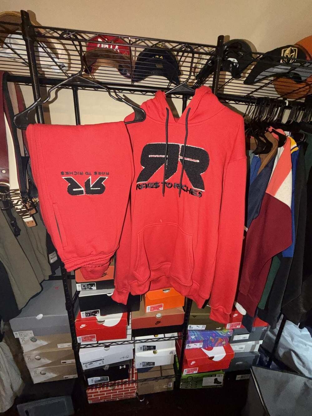Rags to Riches Sweatshirt Set Size XL